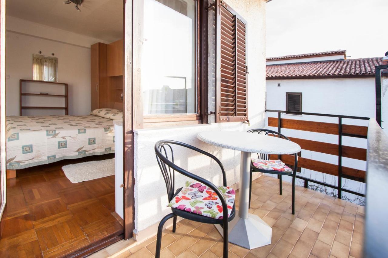 Apartment Nola By Rent Istria Poreč Exteriör bild